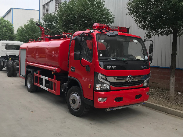 東風(fēng)多利卡D7消防灑水車