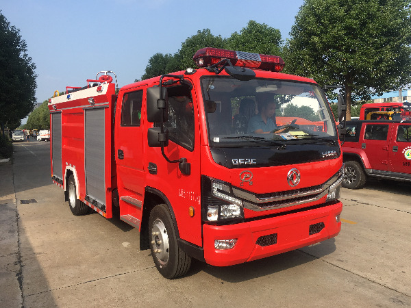 東風5噸泡沫消防車