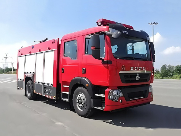 重汽6噸泡沫消防車