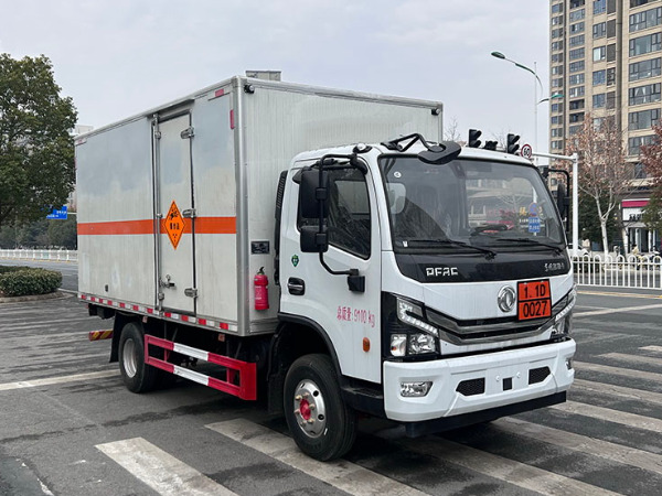 東風(fēng)5噸爆破器材運(yùn)輸車(chē)