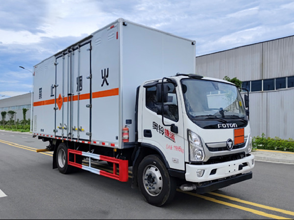 奧鈴5米2爆破器材運(yùn)輸車(chē)