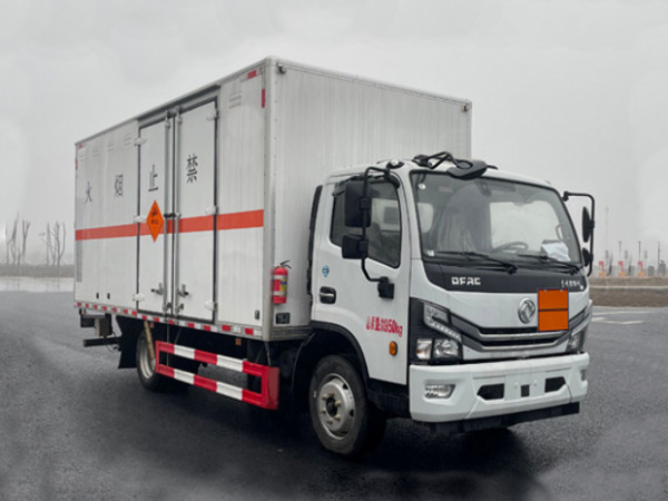 東風5米2煙花爆竹運輸車