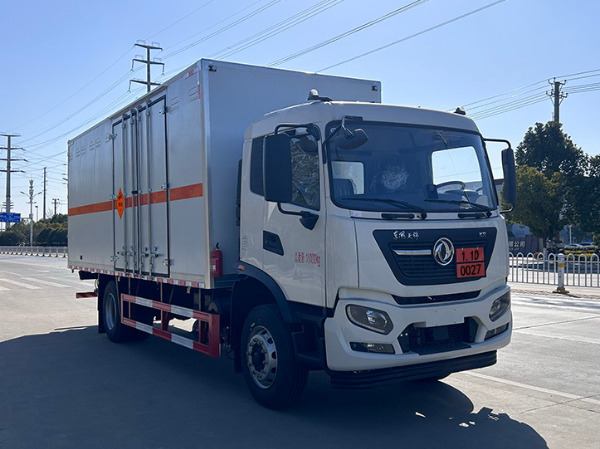 東風(fēng)天錦爆破器材運(yùn)輸車(chē)