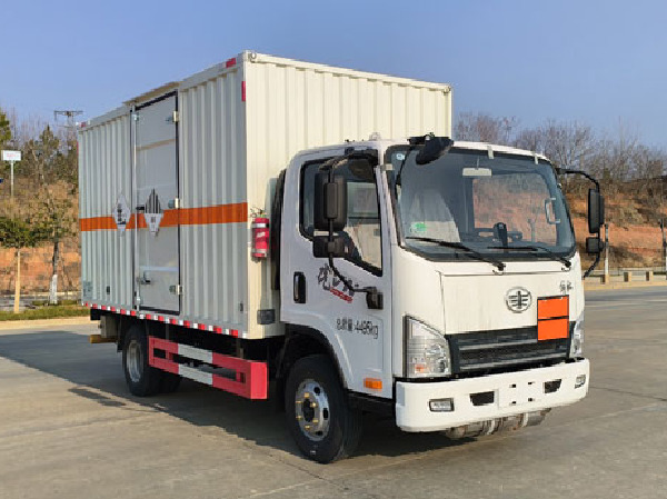 解放4米1雜項(xiàng)物品廂式運(yùn)輸車(chē)