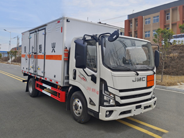 江鈴5噸雜項物品廂式運輸車