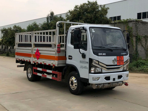 東風(fēng)多利卡氣瓶運(yùn)輸車(chē)