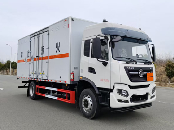 東風(fēng)天錦雜項(xiàng)物品廂式運(yùn)輸車(chē)