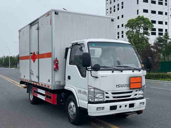 慶鈴易燃?xì)怏w廂式運(yùn)輸車