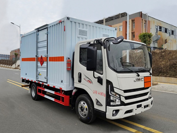 江鈴凱運(yùn)易燃液體廂式運(yùn)輸車