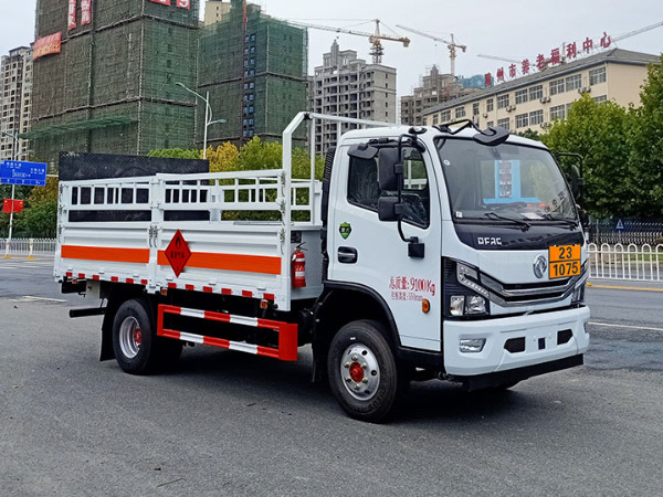 東風(fēng)5噸氣瓶運(yùn)輸車