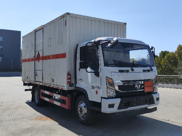 東風(fēng)凱普特易燃液體廂式運(yùn)輸車