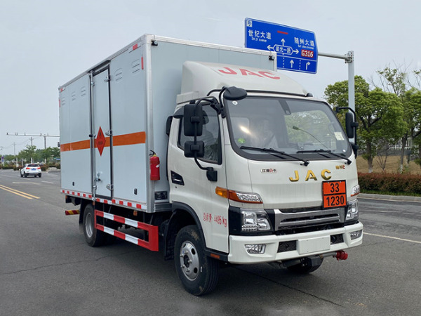 江淮藍(lán)牌易燃液體廂式運(yùn)輸車