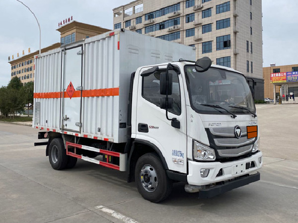歐馬可4噸易燃液體廂式運(yùn)輸車