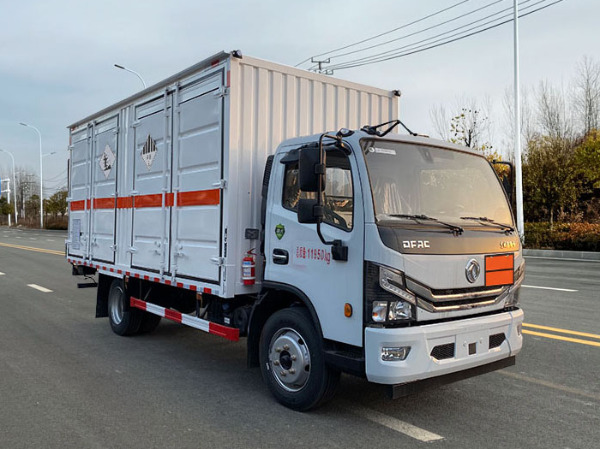 東風(fēng)5米2雜項物品廂式運輸車