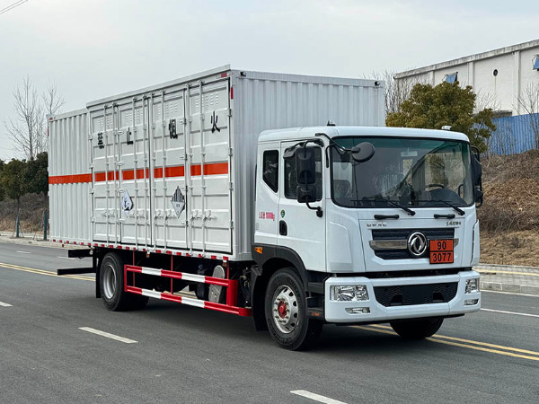 東風(fēng)D9雜項物品廂式運輸車