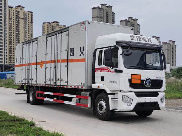 陜汽德龍爆破器材運輸車