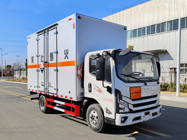 江鈴凱運腐蝕性物品廂式運輸車