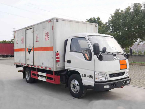 江鈴順達腐蝕性物品廂式運輸車