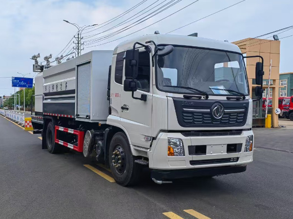 東風天錦爆破抑塵車