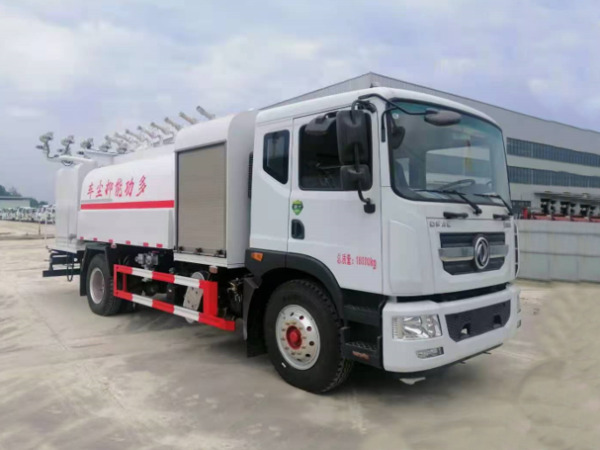 東風多利卡D9爆破抑塵車