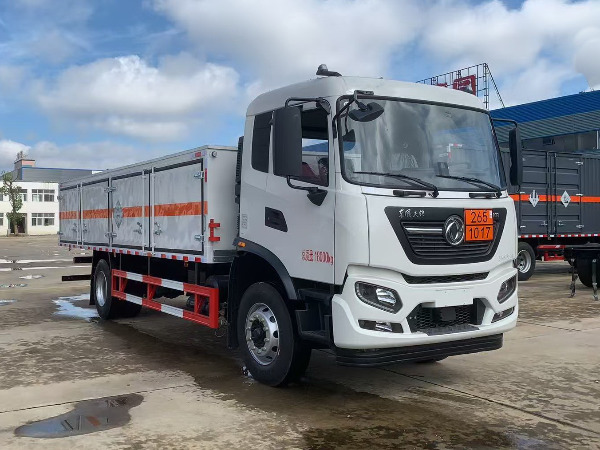 東風(fēng)天錦毒性氣體廂式運(yùn)輸車