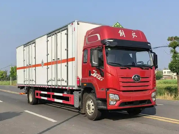 解放9米6毒性氣體廂式運(yùn)輸車