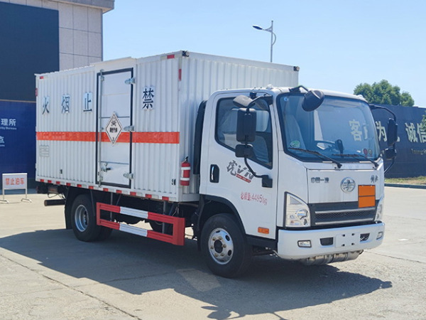 解放毒性和感染性物品廂式運(yùn)輸車(chē)