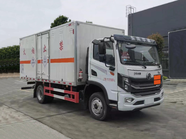 東風(fēng)5米2毒性物品廂式運(yùn)輸車