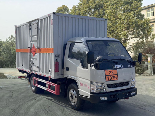 江鈴易燃?xì)怏w廂式運(yùn)輸車(chē)