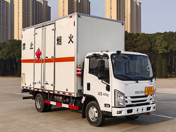 五十鈴易燃?xì)怏w廂式運(yùn)輸車